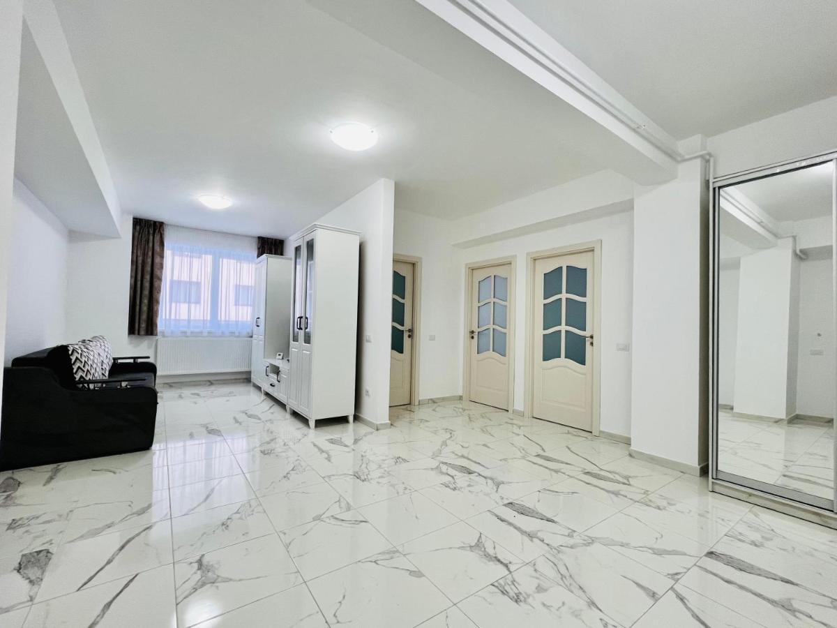 スチャヴァAltheda Living White House 29F-2アパートメント エクステリア 写真